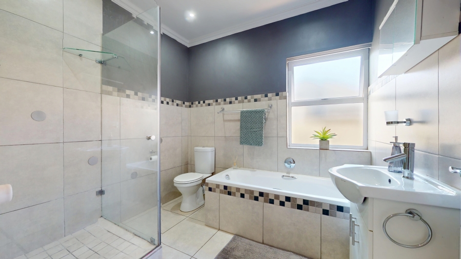 2 Bedroom Property for Sale in Wellington Central Western Cape